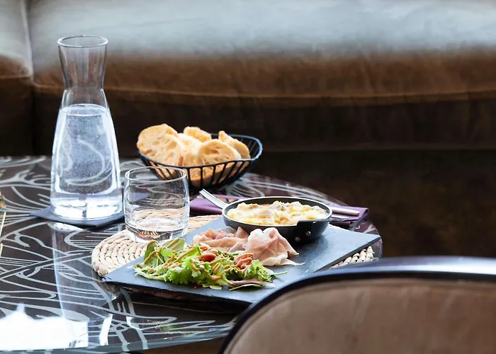 Отель Mercure Ferrand Centre Jaude