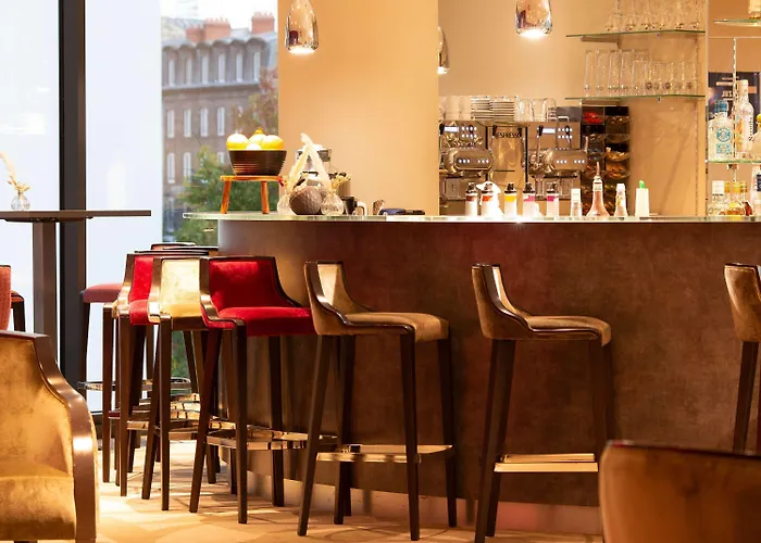 Отель Mercure Ferrand Centre Jaude 4*