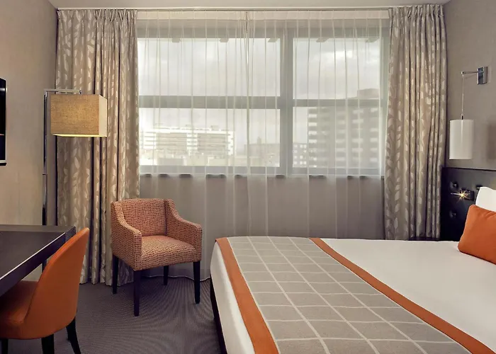 Отель Mercure Ferrand Centre Jaude 4*