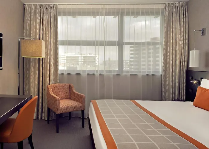 Отель Mercure Ferrand Centre Jaude 4*