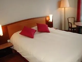 克莱蒙费朗美居中心焦德广场酒店 4* 克莱蒙费朗