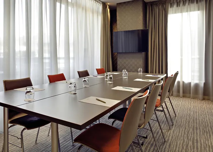 メルキュール クレルモン フェラン サントル ジュード 4*