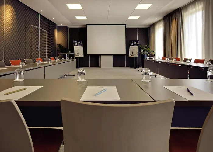 メルキュール クレルモン フェラン サントル ジュード 4*